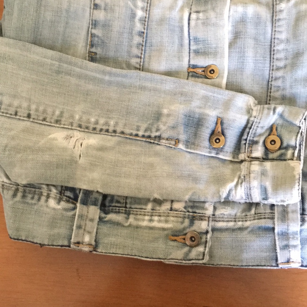 Jean jacket. - Picture 4 of 5